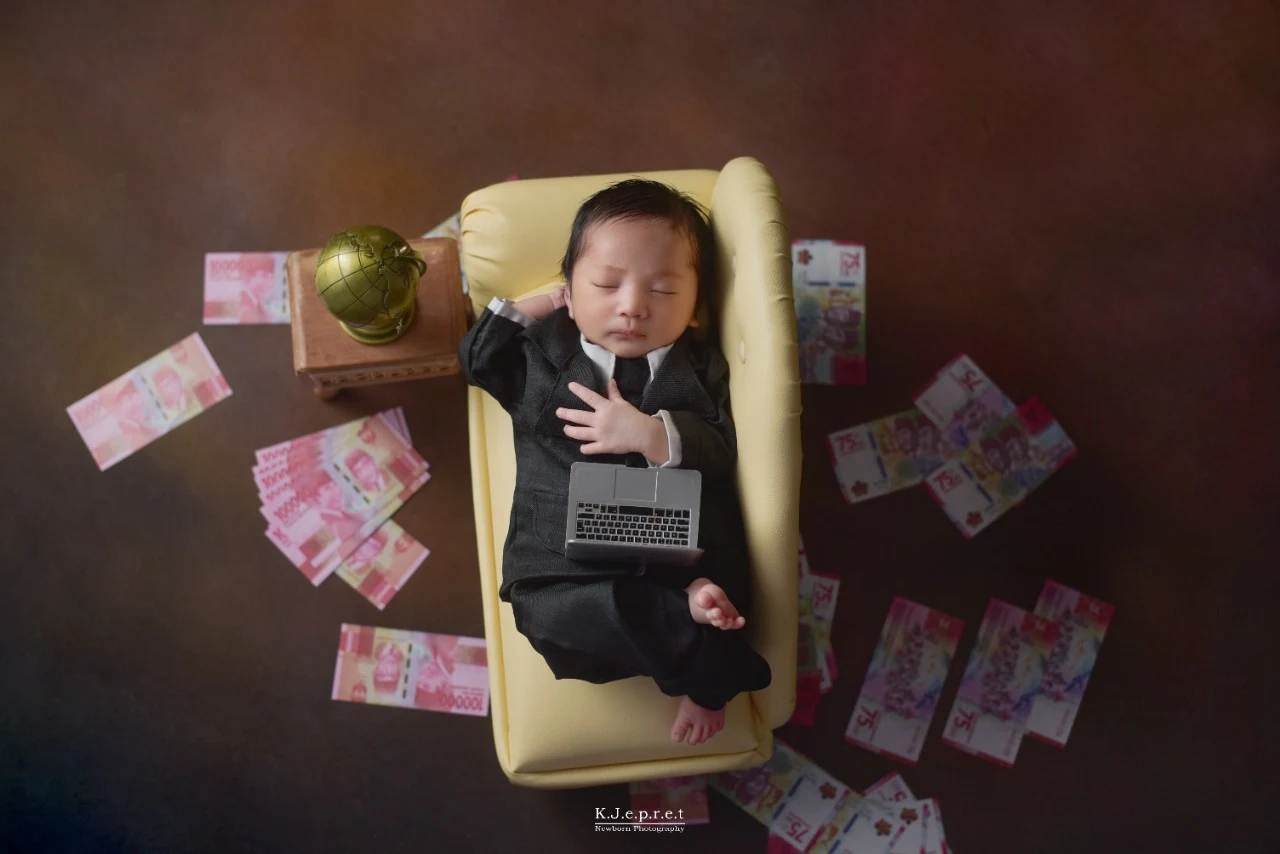 12 Tema Foto Newborn Paling Kekinian & Estetik di 2025 - Kjepret Photography Purwokerto